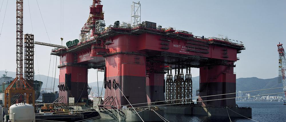 Thomas Struth: „Semi Submersible Rig, DSME Shipyard, Geoje Island 2007“