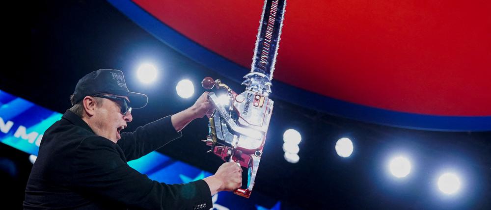 Mit Grokipedia will Elon Musk Wikipedia regelrecht zersägen.