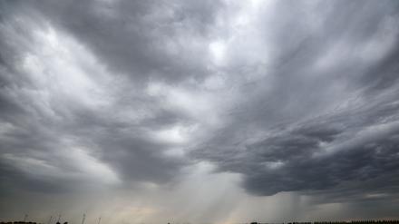 Am Wochenende werden starke Unwetter in Berlin und Brandenburg erwartet. (Archivbild)