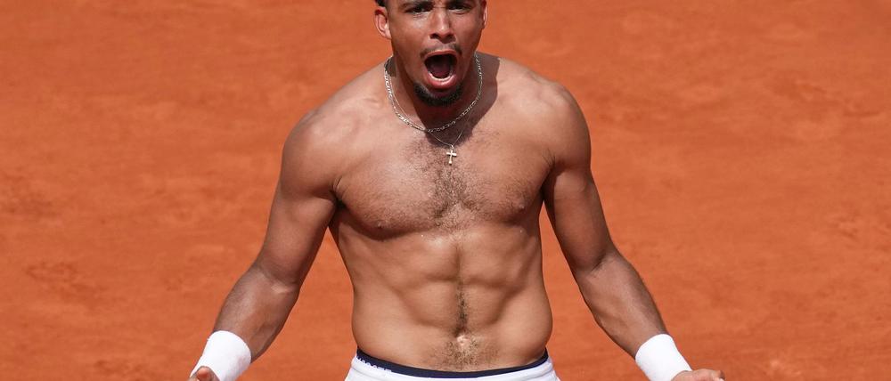 Arthur Fils bangt nach seinem Aus bei den French Open auch um seinen Einsatz in Wimbledon.
