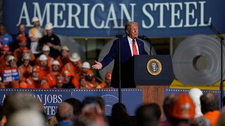 US-Präsident Trump will mit einer neuen Zollerhöhung die US-Stahlindustrie stärken. Die EU reagiert verärgert.