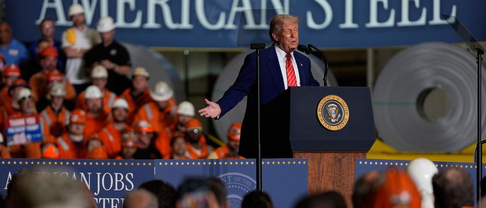 US-Präsident Trump will mit einer neuen Zollerhöhung die US-Stahlindustrie stärken. Die EU reagiert verärgert.