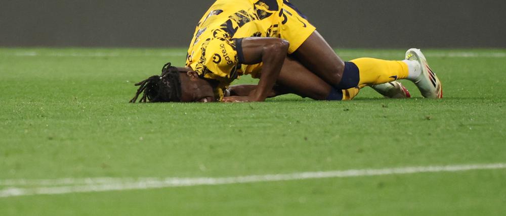 Schmerzhaftes Ende für Yann Aurel Bisseck.