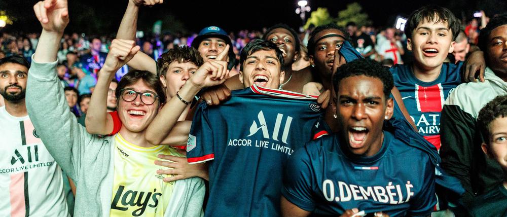 Nach Polizeiangaben verfolgten allein im Münchner Olympiapark in der Spitze etwa 23.000 Menschen das Finale der Champions League.
