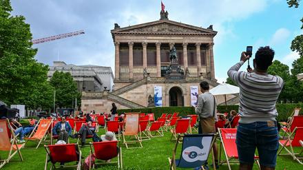 Besucher informierten sich beim Festwochenende auf der Museumsinsel über Architektur und Geschichte oder lauschten den Konzerten im Kolonnadenhof.