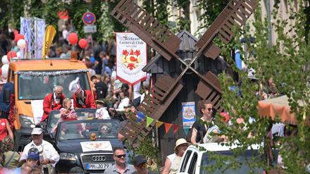 Der Höhepunkt des Spargelfestes ist der traditionelle Umzug. 