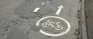 Marode Strassen in Bonn Copyright: JOKER/Karl-HeinzxHick JOKER140907070560

ailing Roads in Bonn Copyright Joker Karl HeinzxHick JOKER140907070560