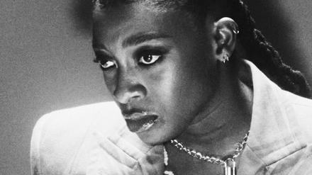 Simbiatu Ajikawo kam 1994 in London zur Welt und nennt sich als Rapperin Little Simz.
