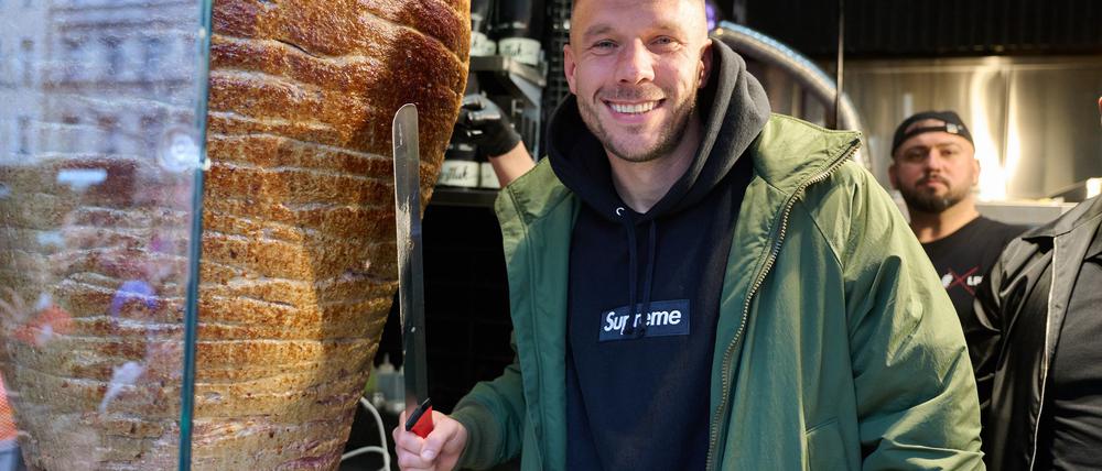 Lukas Podolski ist an mehreren Döner-Restaurants beteiligt.