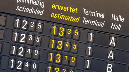 Bislang müssen Airlines ihre Passagiere ab drei Stunden Verspätung finanziell entschädigen. 