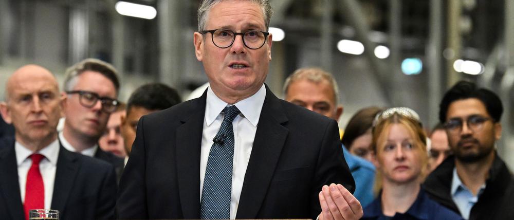 Der britische Premier will sein Land kriegsbereit machen.