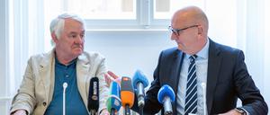Dietmar Woidke (r, SPD), Ministerpräsident von Brandenburg, und Hasso Plattner, Mitbegründer des IT-Unternehmens SAP am 2. Juni 2025 in Potsdam (Symboldbild)