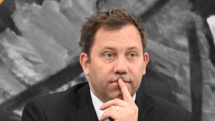 Finanzminister und Vizekanzler Lars Klingbeil hat ein umfangreiches Paket für steuerliche Entlastungen vorgelegt.