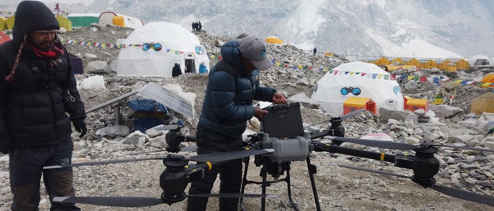 Drohnen sollen helfen, die Sicherheit am Everest zu erhöhen.