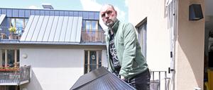 Georg Lösel vom Potsdamer Solarverein will den Ausbau von Balkonkraftwerken voranbringen.