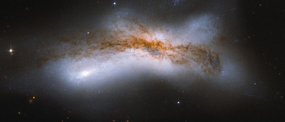 Als Ergebnis eines Zusammenstoßes würden Spiralgalaxien zu einer elliptischen Galaxie verschmelzen.