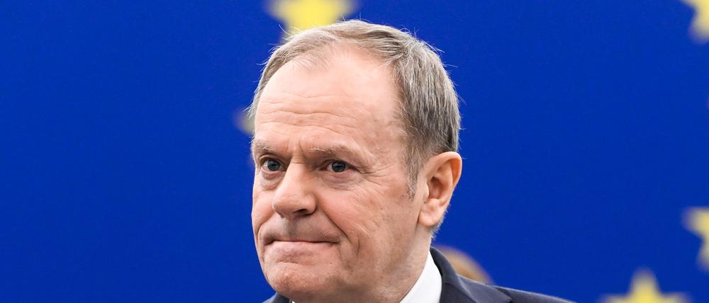 Polens Regierungschef Donald Tusk ist nach der Niederlage seines Kandidaten bei der Präsidentenwahl unter Druck. (Archivbild)