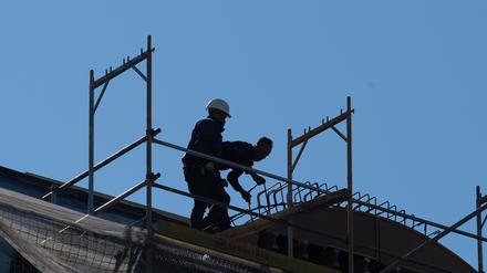 Die Branche steht im Fokus: Der Bau hat ein besonders großes Problem mit dem Thema Schwarzarbeit.