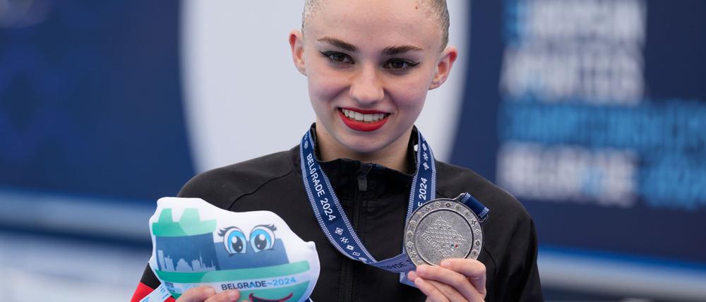 Klara Bleyer ist Europameisterin im Synchronschwimmen.