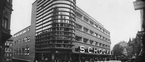 Dynamische, geschwungene Formen: Kaufhaus Schocken, Stuttgart ca. 1930.