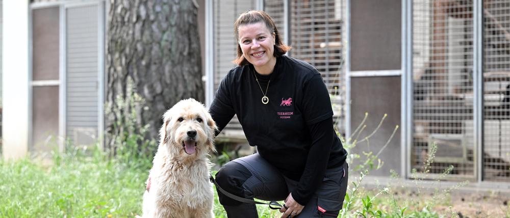Die ehrenamtliche Hundetrainierin und Radiomoderatorin Jessica Witte-Winter mit Hund Buma.