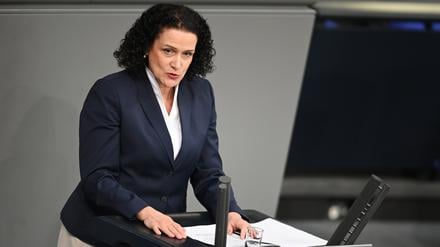 Nicole Höchst (AfD), Mitglied des Deutschen Bundestags, spricht im Plenum des Parlaments.