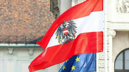 Die EU-Kommission beaufsichtigt, ob die EU-Länder die Regeln für Haushaltsdefizite und Staatsschulden einhalten. (Archivbild)