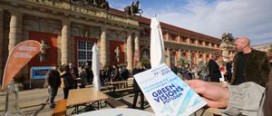 Die Eröffnung des Filmfestivals Green Visions Ende Mai 2025 vor dem Potsdamer Filmmuseum. 