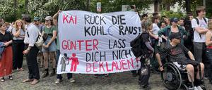 Studi-Demo gegen Hochschulkürzungen vor dem FU Präsidium