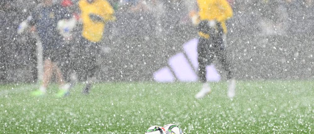 Ein Unwetter beeinträchtigt das Nations-League-Halbfinale.