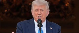 Trump kündigt Einreisebeschränkungen an. 