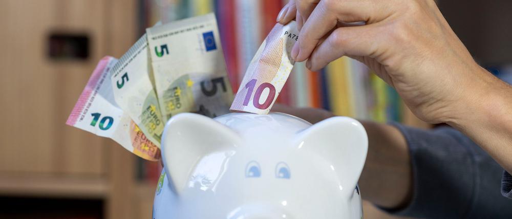 Zinsen für Tages- und Festgeld sind im Schnitt weiter gesunken (Symbolbild)