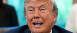 Donald Trump lässt kein gutes Haar an seinem Vorgänger. (Archivbild)