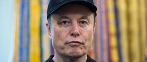 Elon Musk während einer Pressekonferenz im Oval Office.