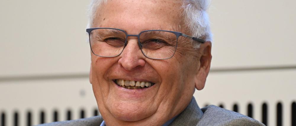 Der frühere DFB-Präsident Theo Zwanziger wird am Freitag 80 Jahre alt.