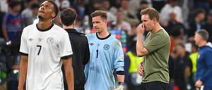 Der Auftritt seiner Mannschaft gegen Portugal konnte Bundestrainer Julian Nagelsmann (rechts) nicht gefallen.