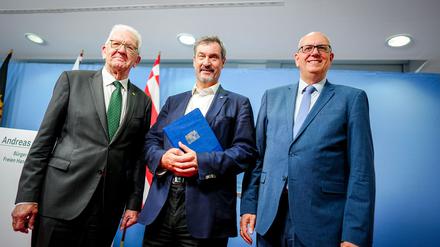 Drei Länder für die Raumfahrt: Deutschland soll mehr Geld geben. Dafür machen sich Winfried Kretschmann (l-r), Markus Söder und Andreas Bovenschulte stark.