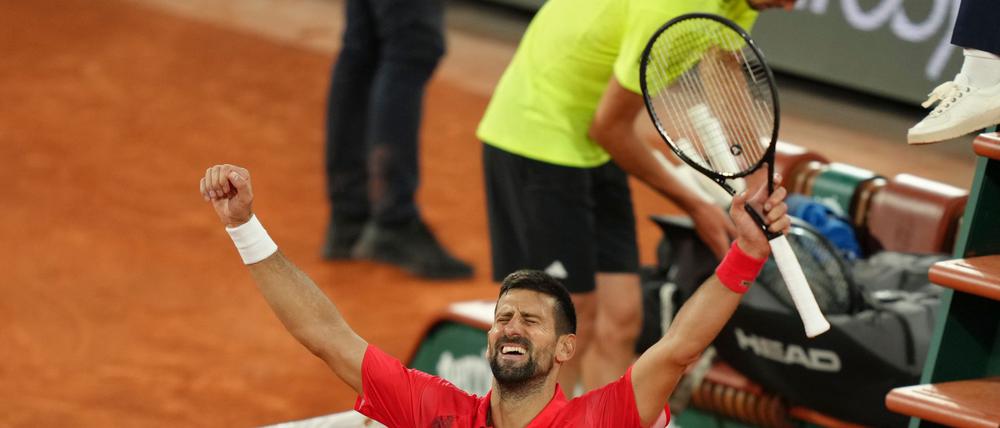 Frust bei Alexander Zverev, Jubel bei Novak Djokovic nach dem Viertelfinal-Kracher in Paris.