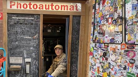 Jan Senftleben, Automatentechniker der Berliner Photoautomaten in Berlin. Credit: Alix Faßmann