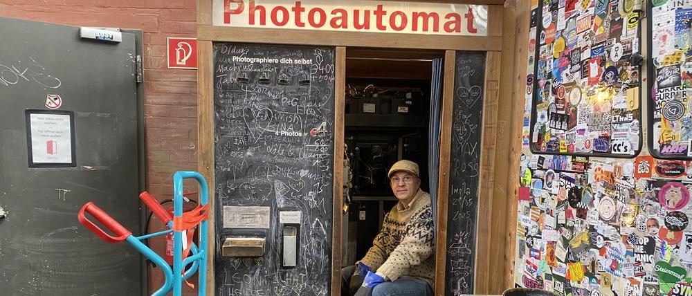 Jan Senftleben, Automatentechniker der Berliner Photoautomaten in Berlin. Credit: Alix Faßmann
