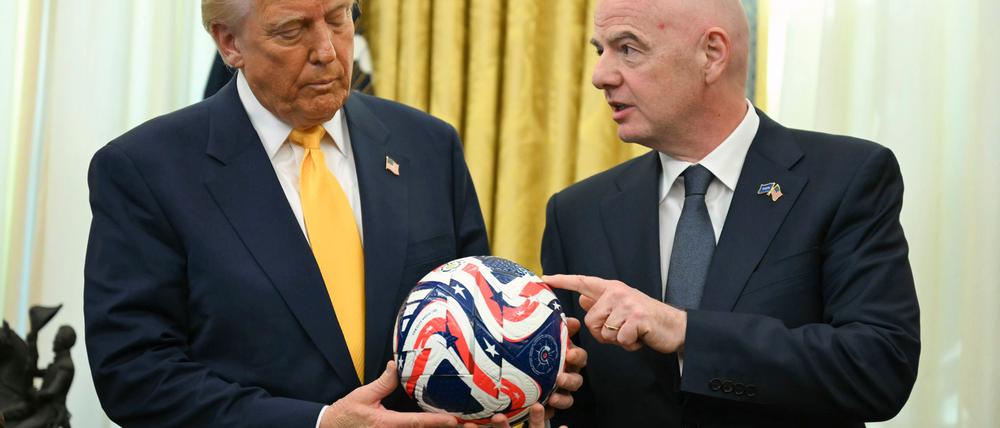 Nach der Einreisesperre für Iraner in die USA macht sich der Iran Sorgen um die WM-Teilnahme seiner Fußball-Nationalmannschaft.