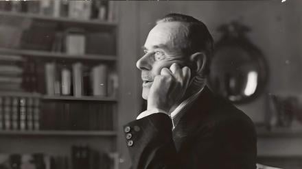 Thomas Mann am Schreibtisch