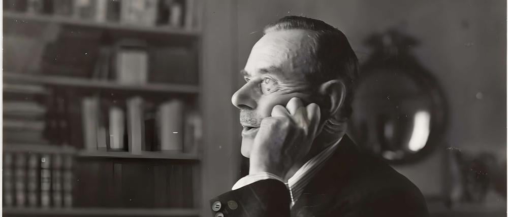 Thomas Mann am Schreibtisch