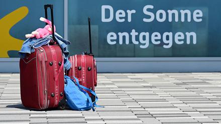 Die Vorfreude auf den Urlaub ist groß - bis stundenlange Verspätungen an den Nerven zehren. (Archivbild)