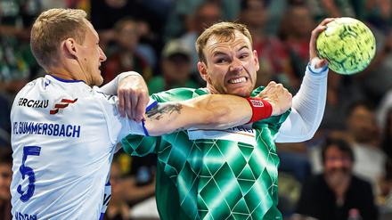 Welthandballer Mathias Gidsel wirft die Füchse Berlin erneut zum Sieg. 