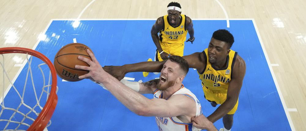 Isaiah Hartenstein (in weiß) hatte seinen Anteil an der hohen Führung von OKC.