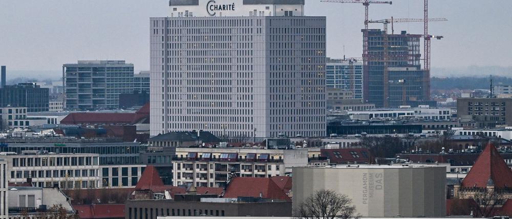 Bei der CFM arbeiten rund 3.500 Menschen in den Bereichen Medizintechnik, Krankentransport, Außenanlagepflege, Reinigung und Sicherheit (Symbolbild).
