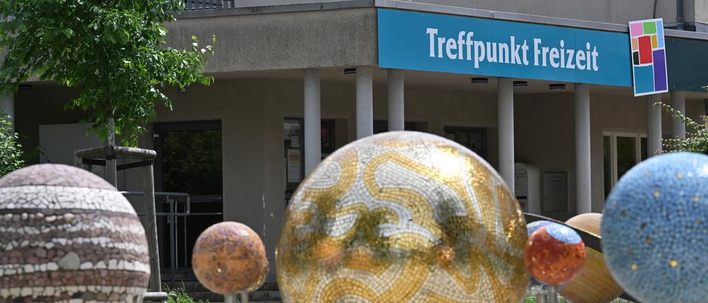 Sonnensystem vor dem Treffpunkt Freizeit
