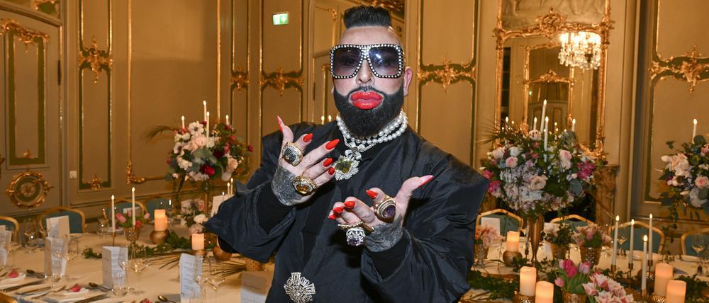 Der Modedesigner Harald Glööckler steht bei einem Fashion-Dinner „My Style Rocks“ zum Auftakt der Berliner Fashion Week im Ermelerhaus.