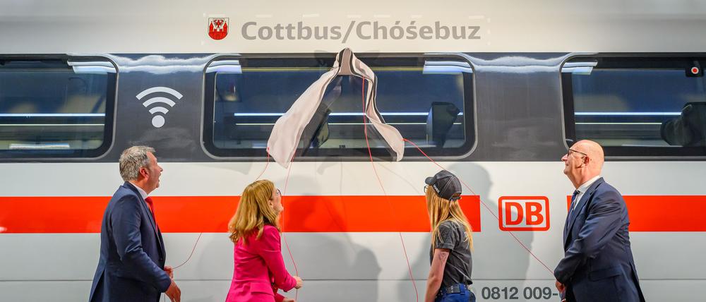 Feierliche Taufe: Ein ICE 4 trägt jetzt den Namen der Stadt Cottbus.